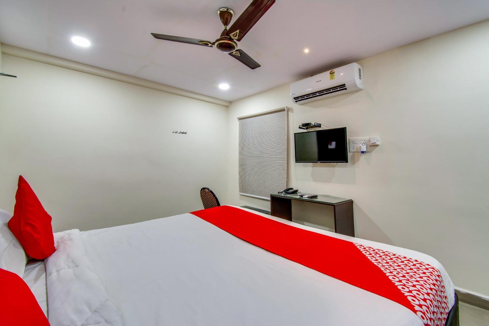 Oyo Akshaya Inn Vijayawāda Exterior photo