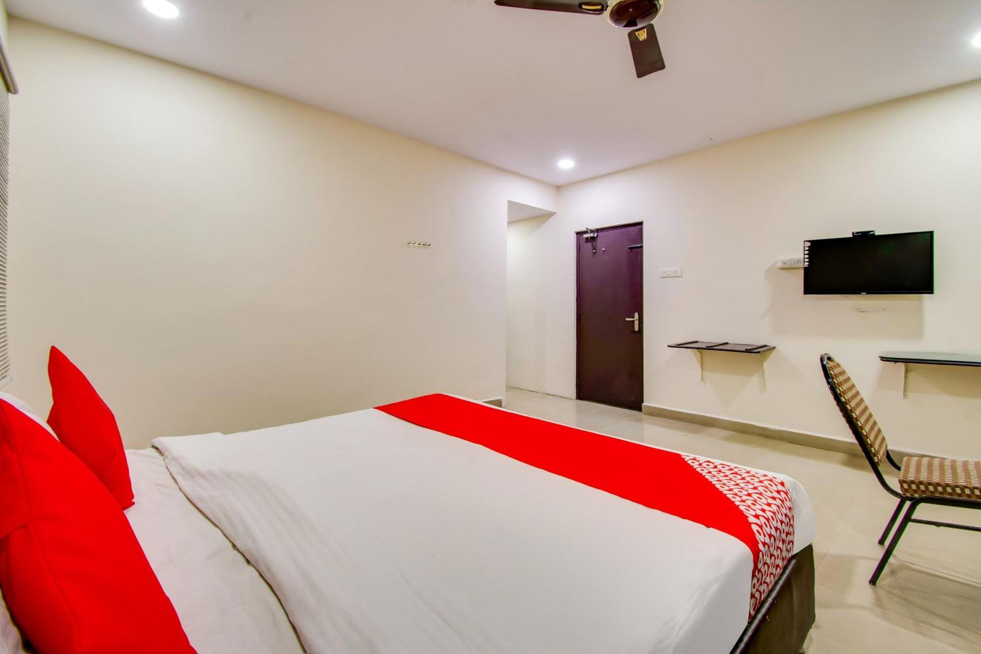 Oyo Akshaya Inn Vijayawāda Exterior photo