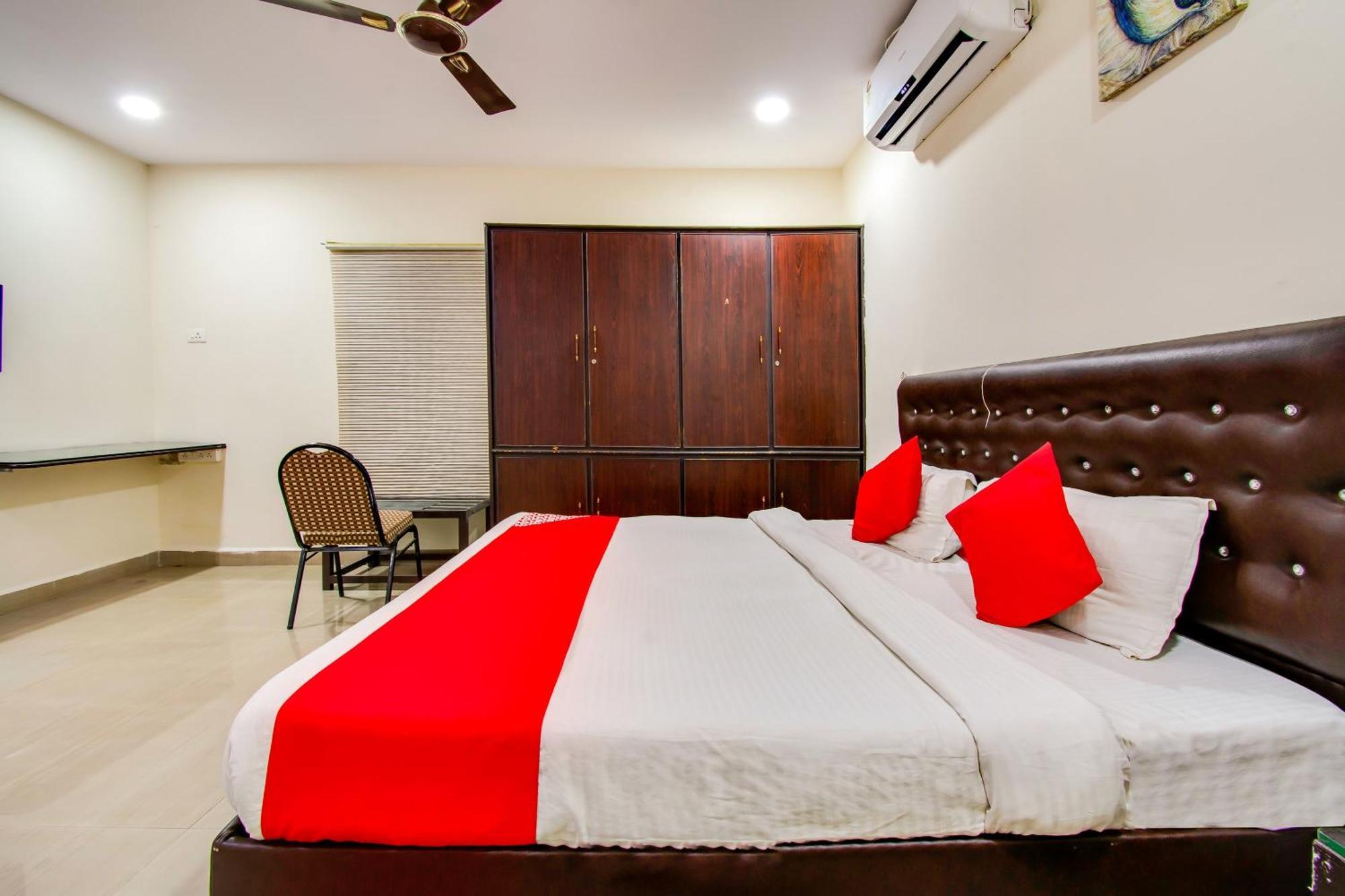 Oyo Akshaya Inn Vijayawāda Exterior photo